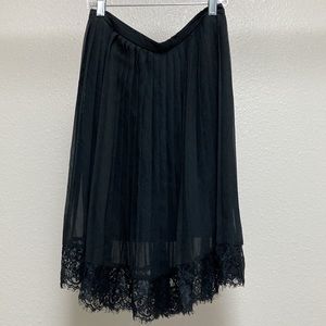 Black Pleated Skirt With Lace Hem